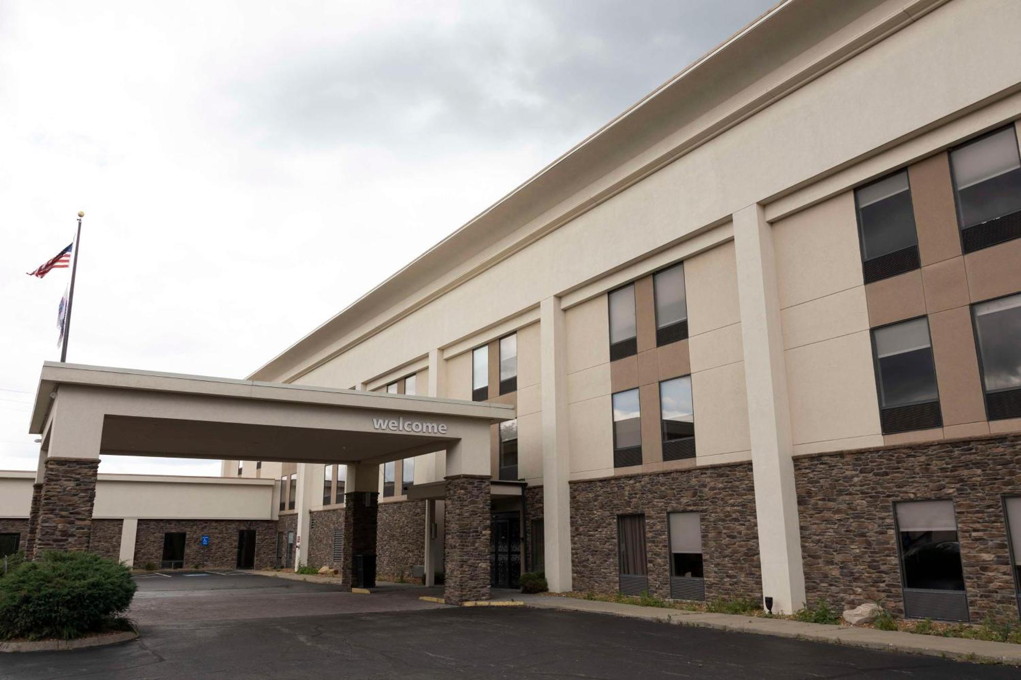 Hampton Inn Kent/Akron Area Eksteriør billede